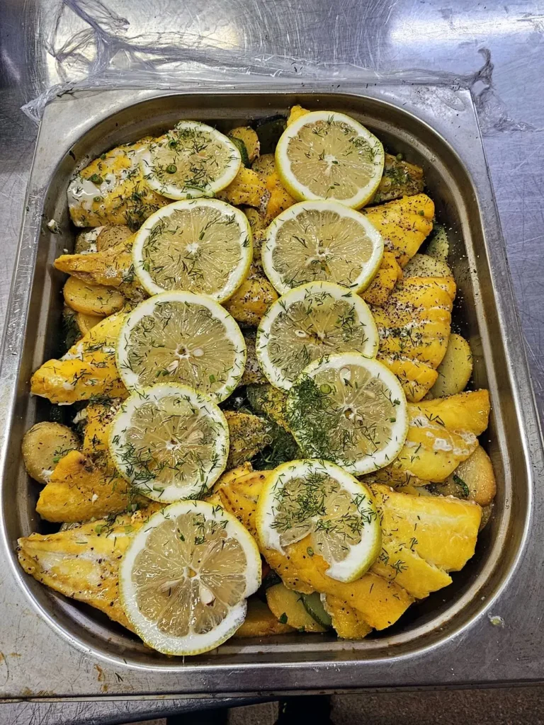 Baked fish with lemon and dill