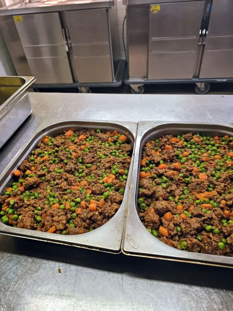 Mince with peas and carrots