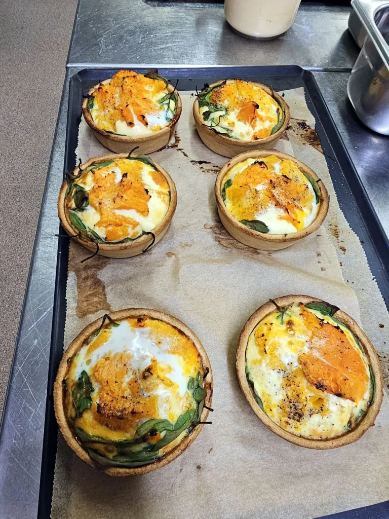 Egg and spinach tartlets